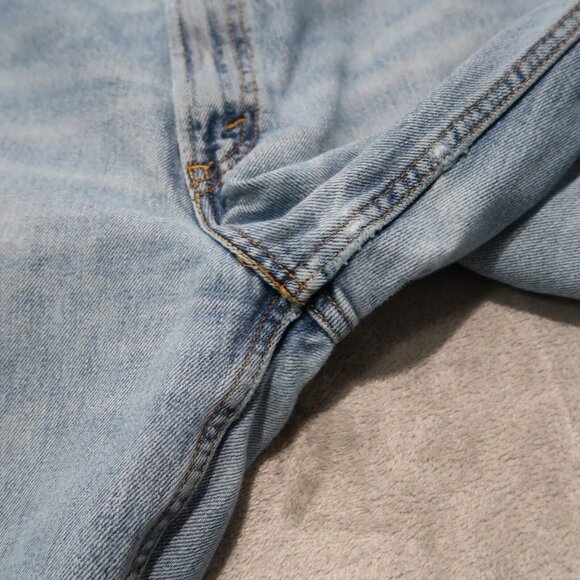 Levis 550 Jeans Mens 38x34 Blue Relaxed Fit Straight Leg Light Wash Distressed - Picture 7 of 16